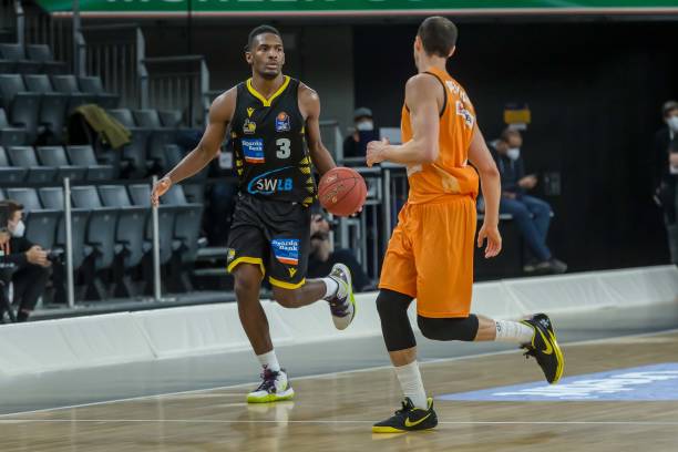 底点燃球员 底点燃球员